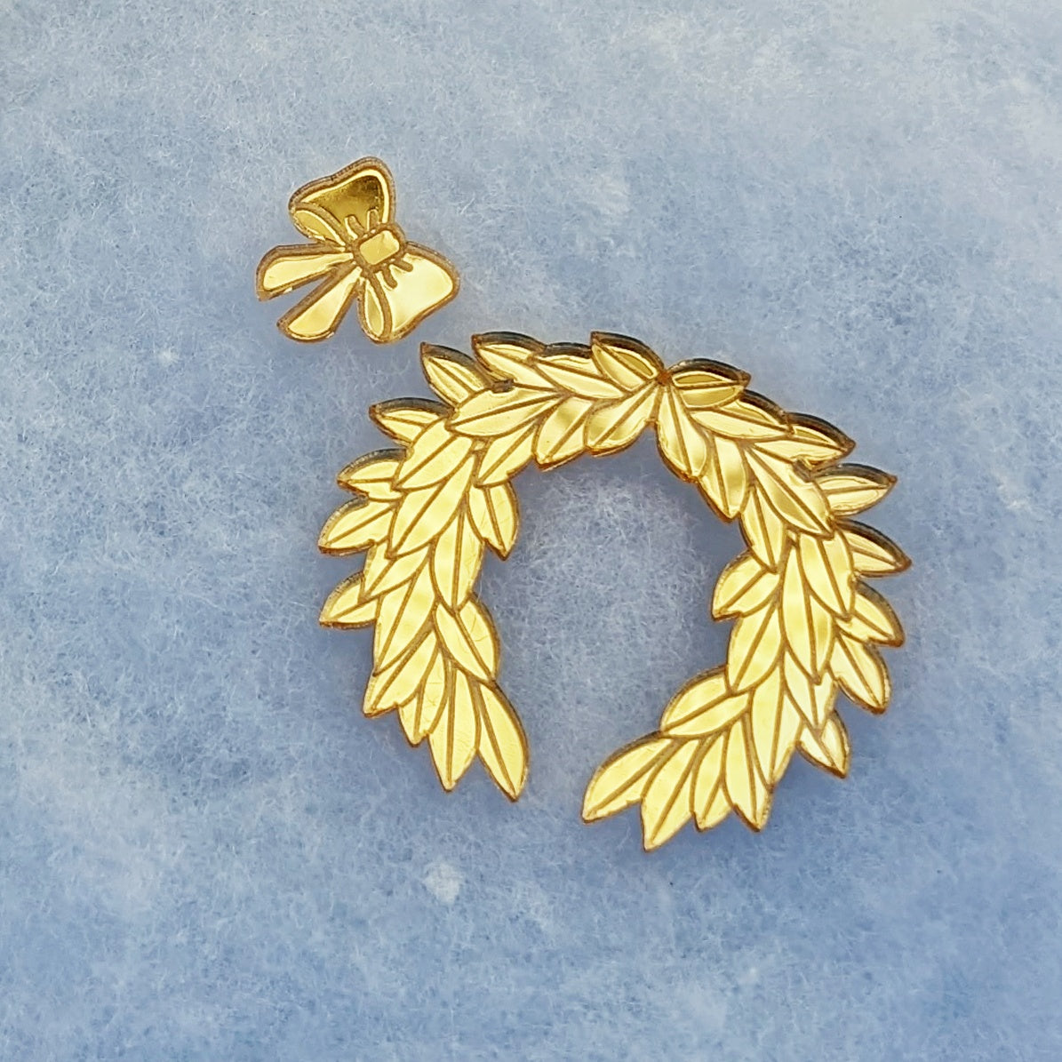 Holiday Laurel Wreath Brooch Pin